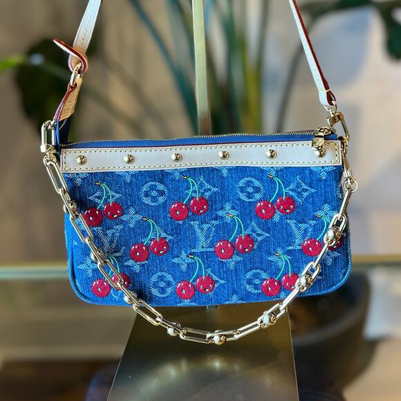 LOUIS VUITTON Monogram Cerise Denim Pochette - Picture 3 of 13